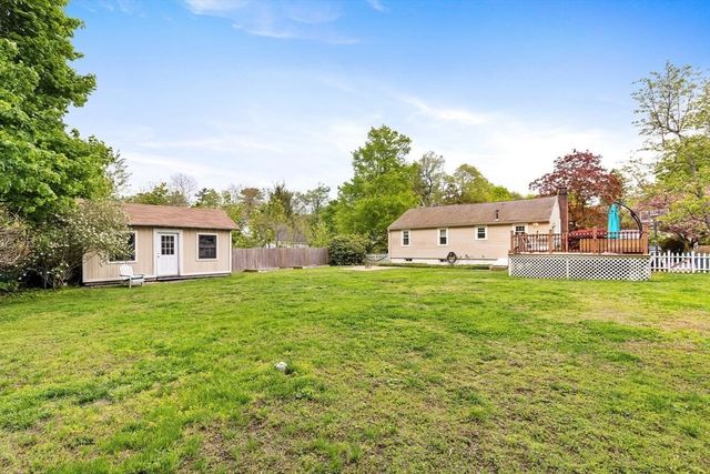 22 Ortins Rd, Hamilton, MA 01982