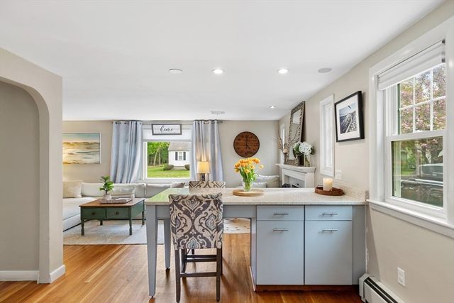 22 Ortins Rd, Hamilton, MA 01982