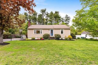 22 Ortins Rd, Hamilton, MA 01982