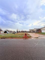 4900 Beacon Hill Road, Oklahoma City, OK 73135