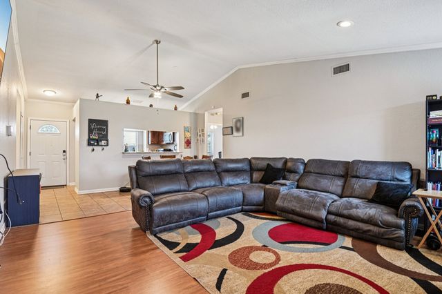 1318 Oak Run Drive, Duncanville, TX 75137