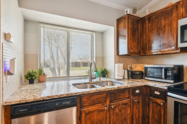 1318 Oak Run Drive, Duncanville, TX 75137