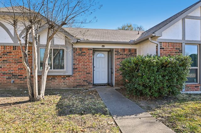 1318 Oak Run Drive, Duncanville, TX 75137