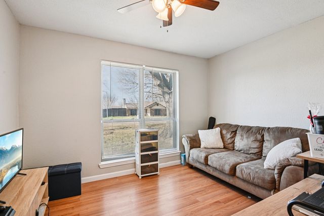 1318 Oak Run Drive, Duncanville, TX 75137