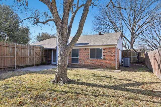 1318 Oak Run Drive, Duncanville, TX 75137