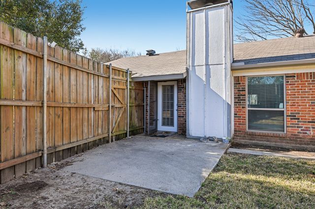 1318 Oak Run Drive, Duncanville, TX 75137