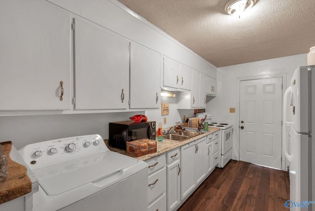 2706 Cave Avenue NW, Huntsville, AL 35810