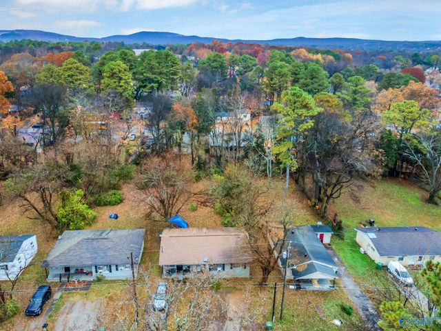 2706 Cave Avenue NW, Huntsville, AL 35810