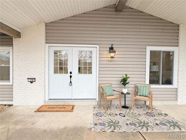 170 Saddleford Drive, Chesterfield, MO 63017