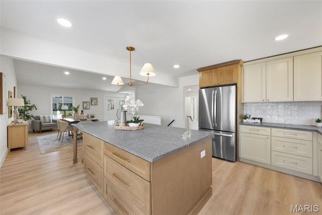 170 Saddleford Drive, Chesterfield, MO 63017