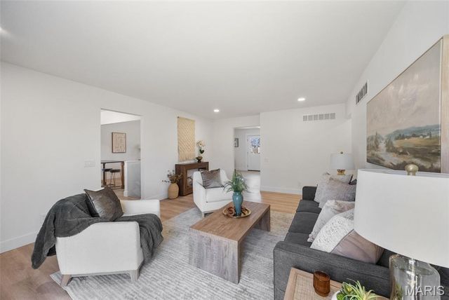 170 Saddleford Drive, Chesterfield, MO 63017