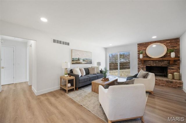 170 Saddleford Drive, Chesterfield, MO 63017