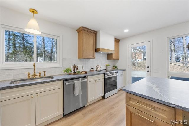 170 Saddleford Drive, Chesterfield, MO 63017