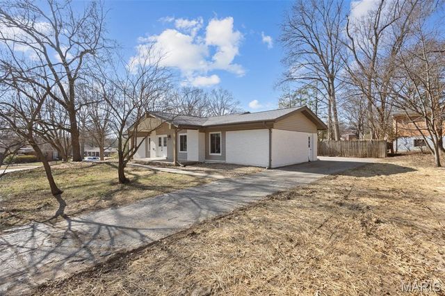 170 Saddleford Drive, Chesterfield, MO 63017
