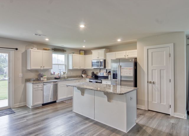 430 Saddleview Dr, White House, TN 37188
