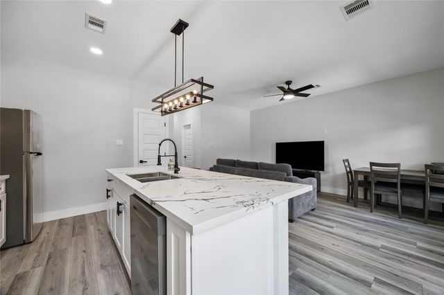 3614 Jipsie Lane A, Houston, TX 77051