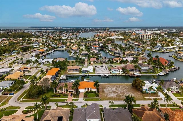 778 Bluebonnet CT, Marco Island, FL 34145