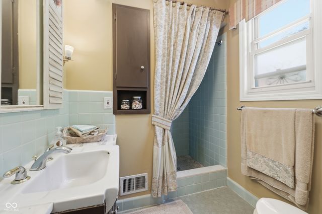 960 W 58th Street, Indianapolis, IN 46228