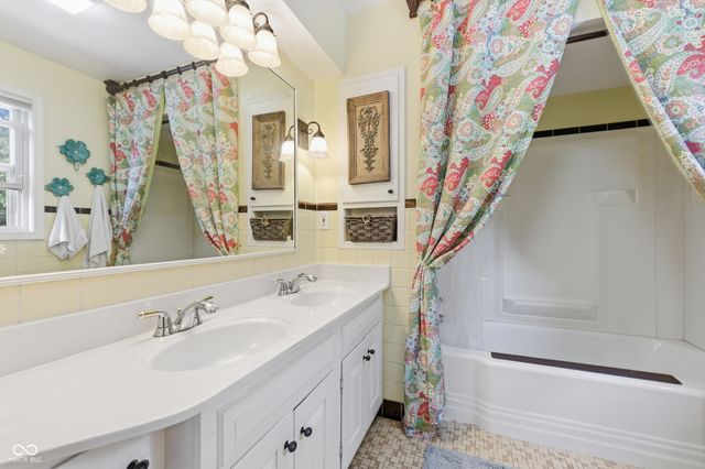 960 W 58th Street, Indianapolis, IN 46228