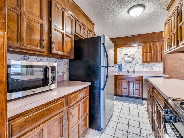 8949 E 60TH Street, Tulsa, OK 74145