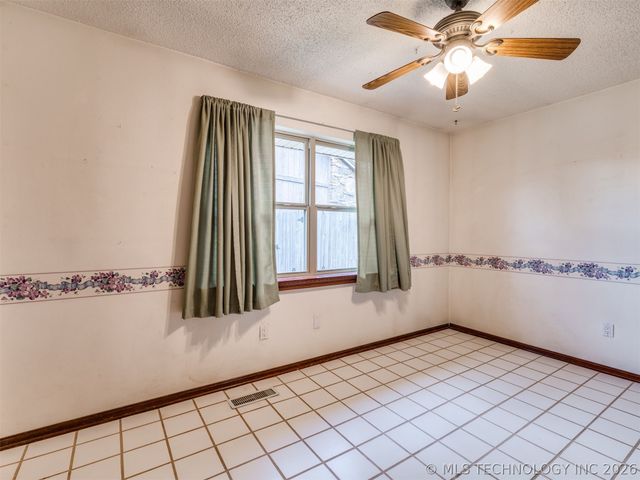 8949 E 60TH Street, Tulsa, OK 74145