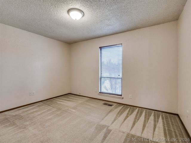 8949 E 60TH Street, Tulsa, OK 74145