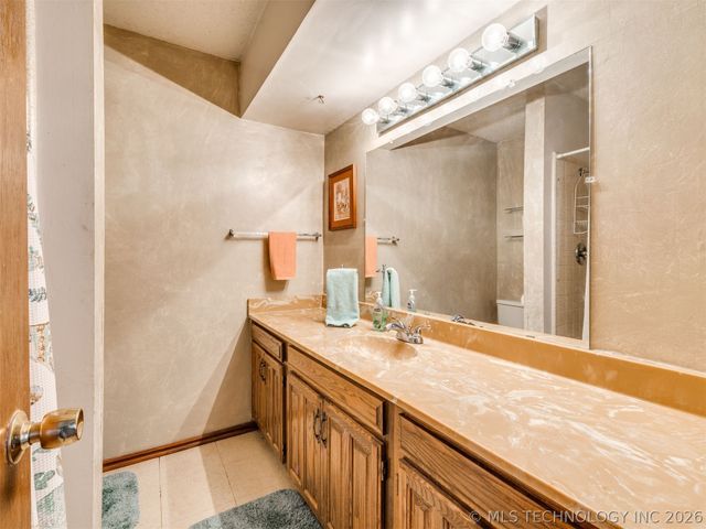 8949 E 60TH Street, Tulsa, OK 74145