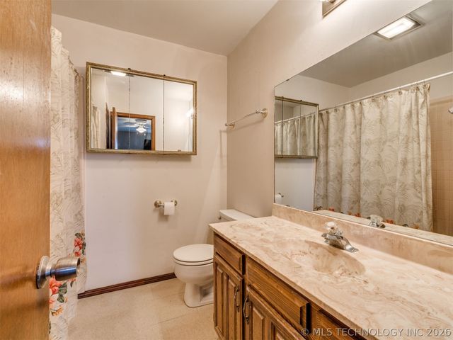 8949 E 60TH Street, Tulsa, OK 74145