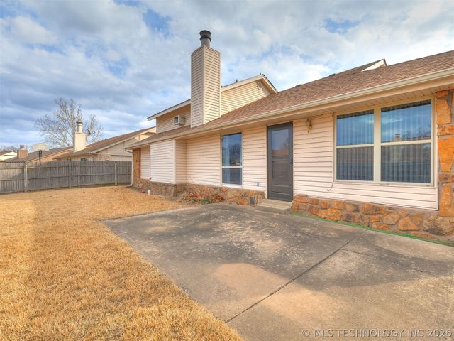 8949 E 60TH Street, Tulsa, OK 74145