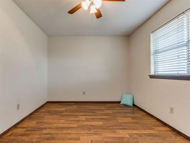 1621 NE 6th Terrace, Moore, OK 73160