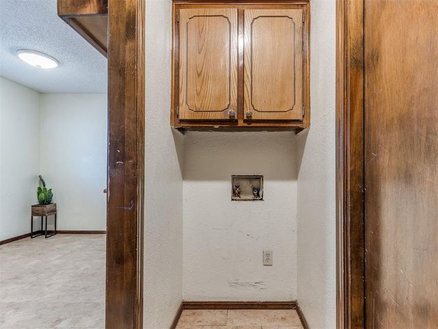 1621 NE 6th Terrace, Moore, OK 73160