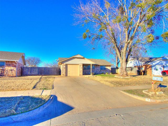 1621 NE 6th Terrace, Moore, OK 73160