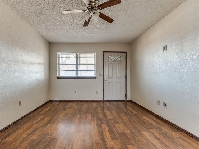 1621 NE 6th Terrace, Moore, OK 73160