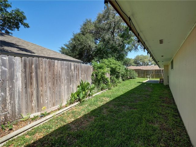 5405 Whitemarsh Dr, Corpus Christi, TX 78413