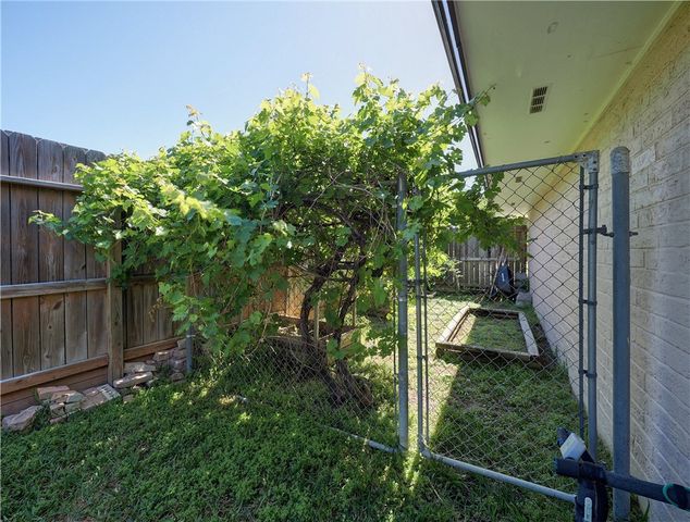5405 Whitemarsh Dr, Corpus Christi, TX 78413