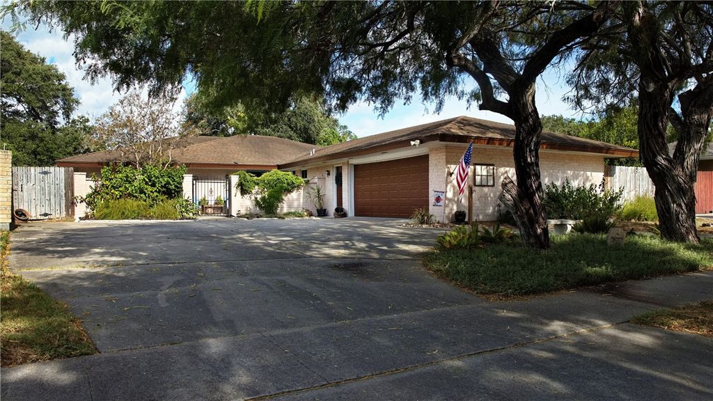 5405 Whitemarsh Dr, Corpus Christi, TX 78413 — photo 3