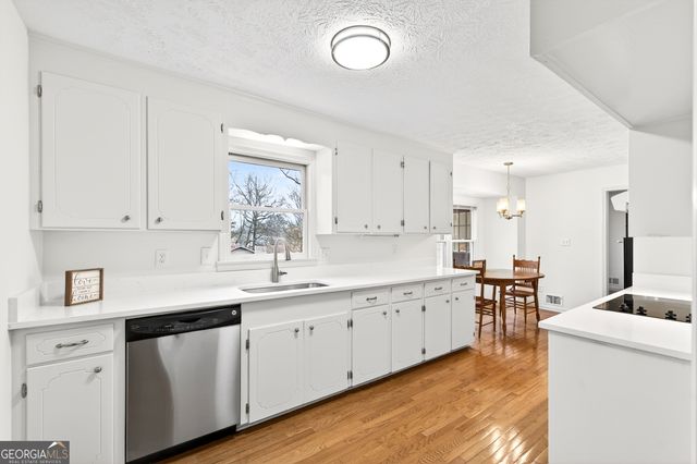 537 Angie Way SW, Lilburn, GA 30047