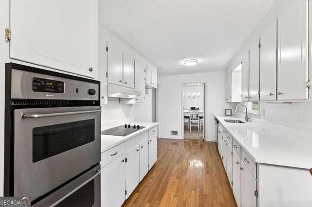 537 Angie Way SW, Lilburn, GA 30047