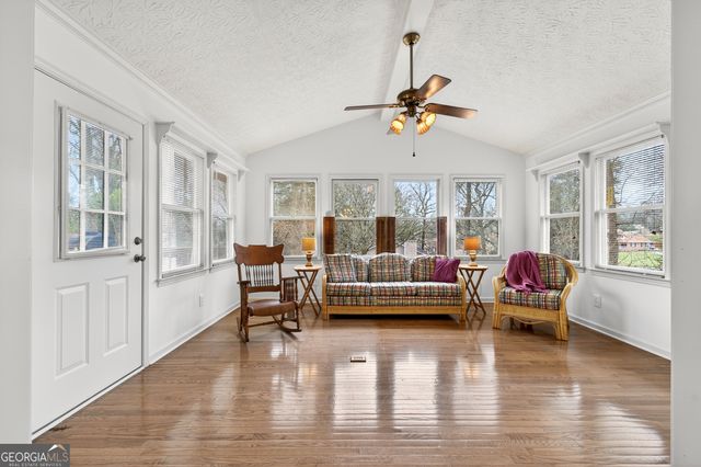 537 Angie Way SW, Lilburn, GA 30047