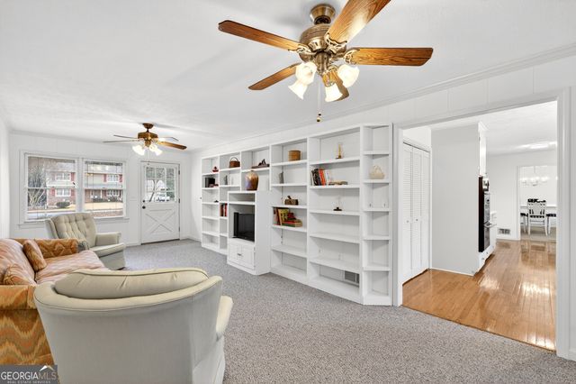 537 Angie Way SW, Lilburn, GA 30047