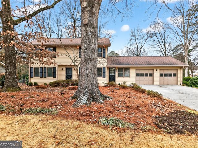 537 Angie Way SW, Lilburn, GA 30047