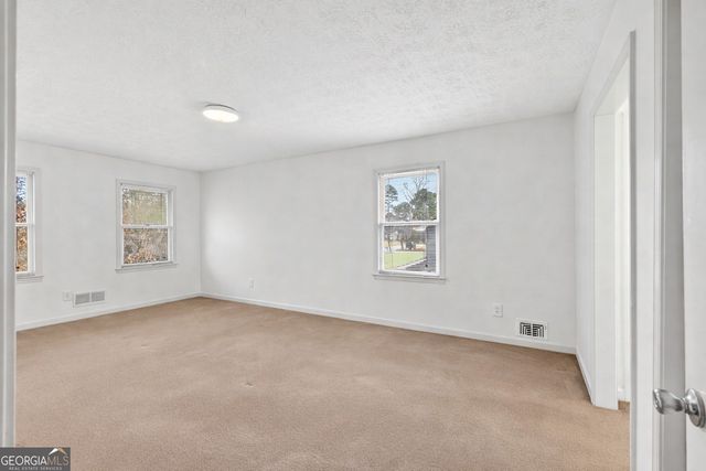 537 Angie Way SW, Lilburn, GA 30047