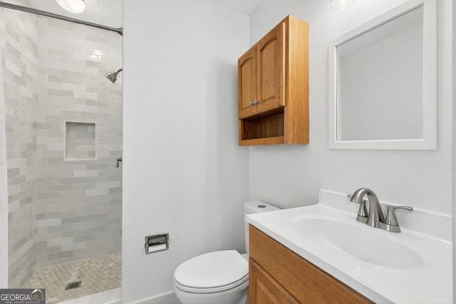 537 Angie Way SW, Lilburn, GA 30047