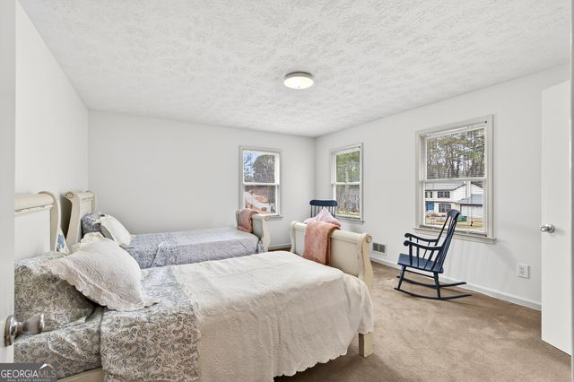 537 Angie Way SW, Lilburn, GA 30047