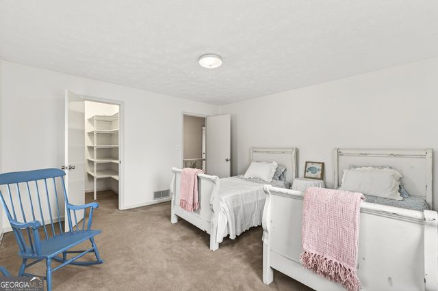 537 Angie Way SW, Lilburn, GA 30047