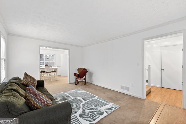 537 Angie Way SW, Lilburn, GA 30047