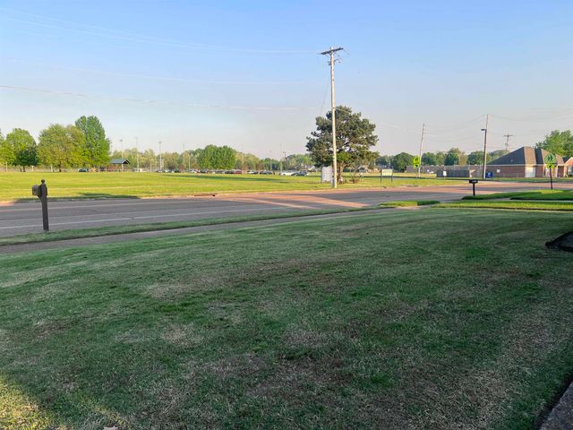 4005 LONG CREEK RD, Memphis, TN 38125