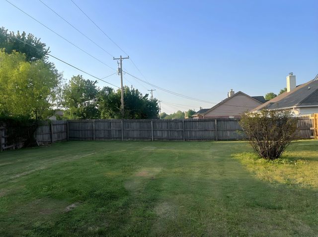 4005 LONG CREEK RD, Memphis, TN 38125