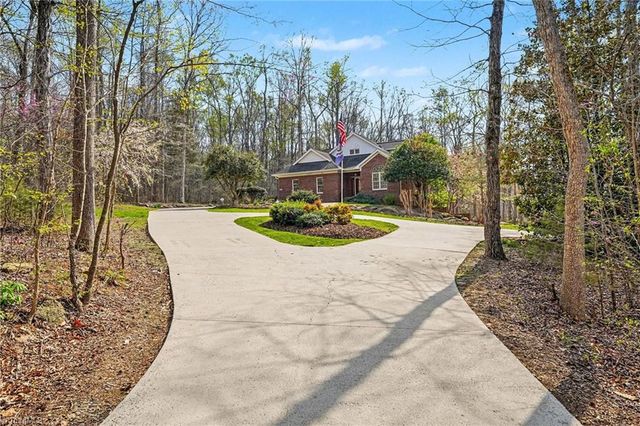 6687 Canaan Church Road, Denton, NC 27239