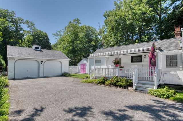 8440 Main Road, East Marion, NY 11939